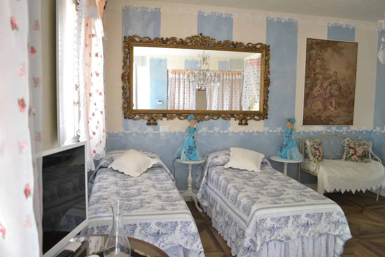 B&B La Maison degli Angeli Desenzano del Garda 3*,  Italien