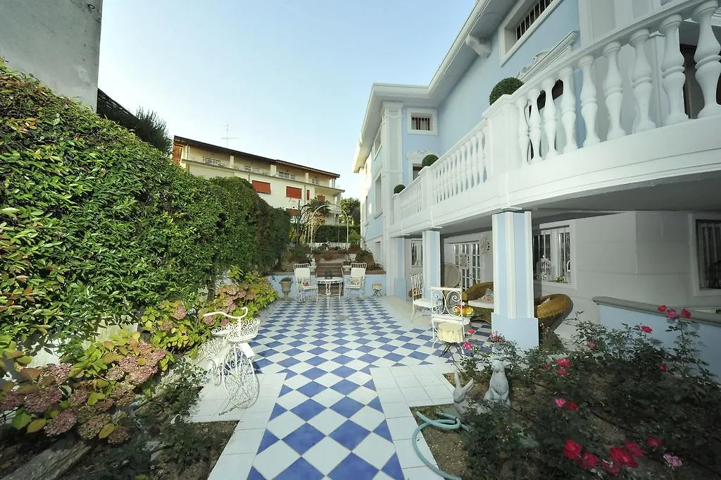 B&B La Maison degli Angeli Desenzano del Garda Frühstückspension