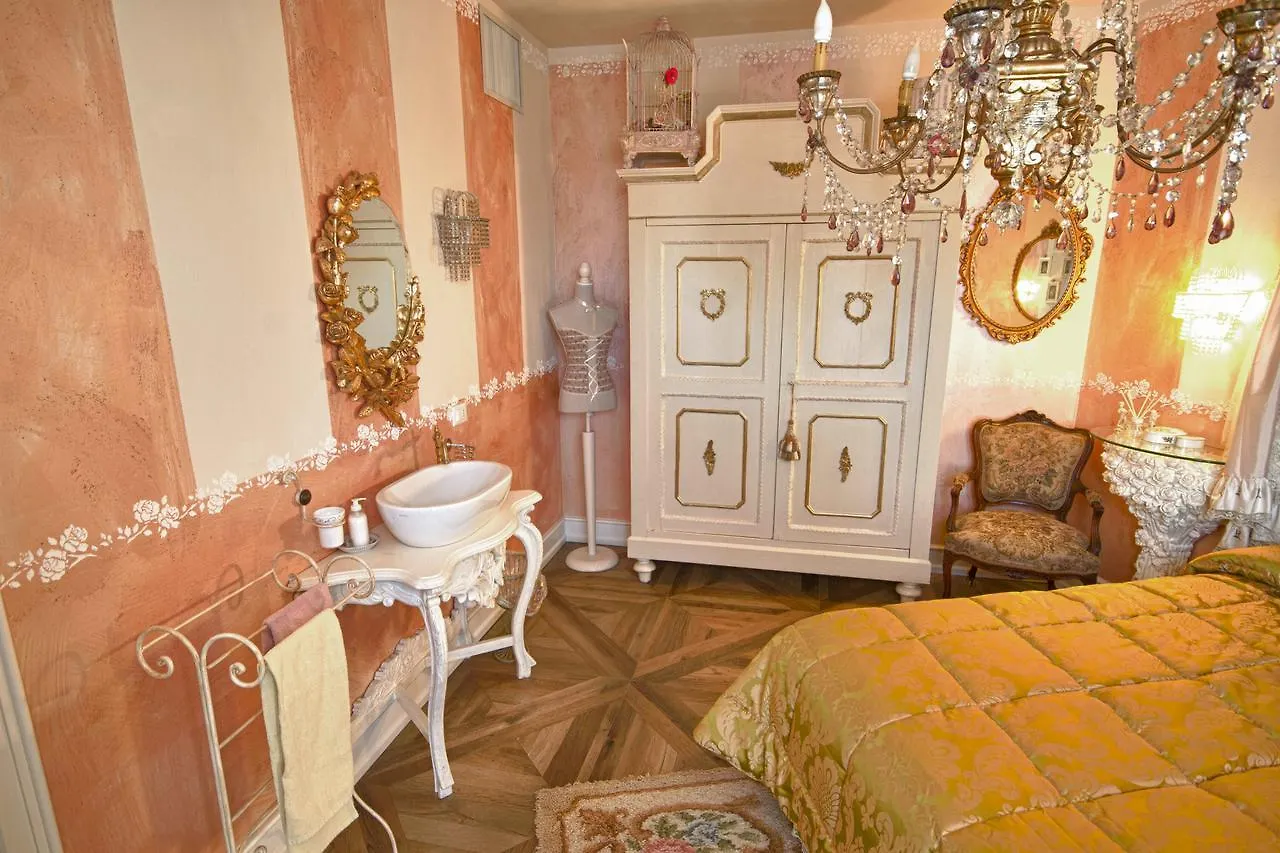 B&B La Maison degli Angeli Desenzano del Garda Italien