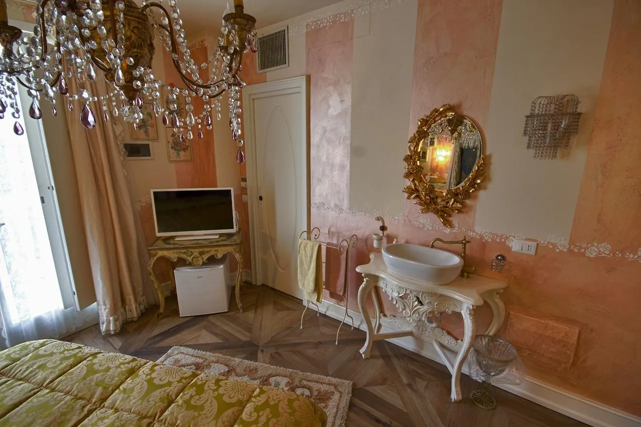 B&B La Maison degli Angeli Desenzano del Garda 3*,